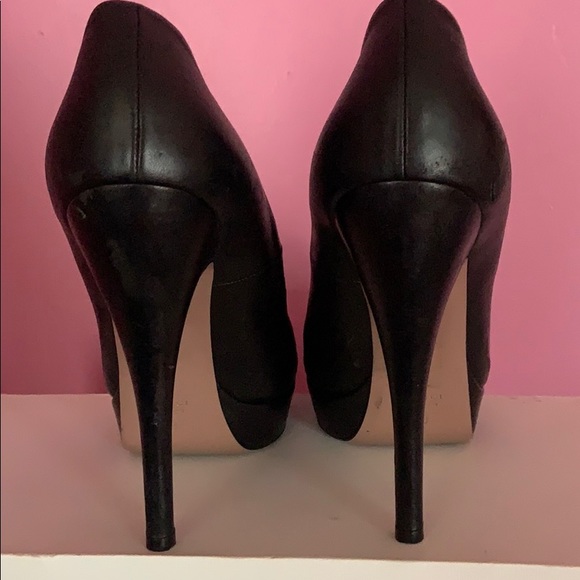 Authentic Gucci Pumps - Picture 4 of 5